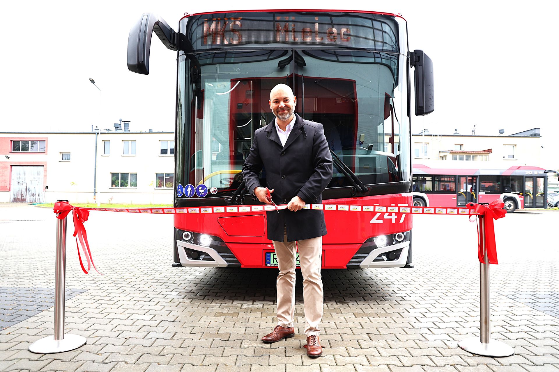 Bezpłatna komunikacja miejska w Mielcu ruszyła – mieszkańcy nie muszą kupować biletów [ZDJĘCIA]