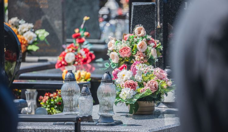 Bezpłatny transport meleksami na Cmentarzu Wilkowyja w Rzeszowie