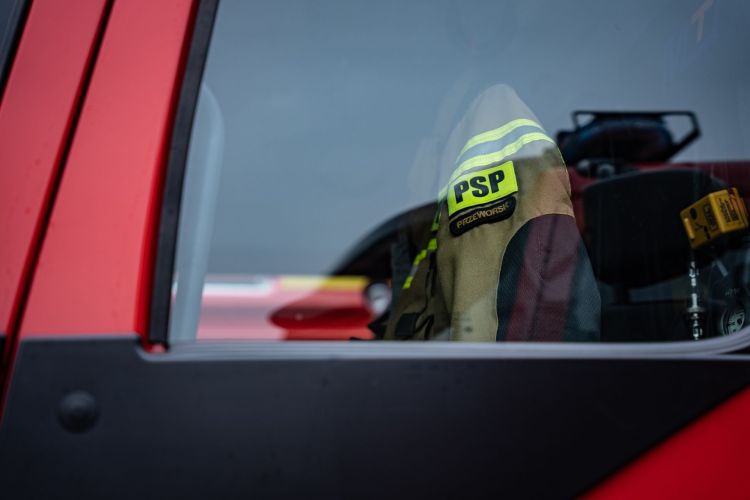 Pożar sadzy w kominie w Nisku. Strażacy apelują o regularne czyszczenie przewodów