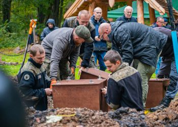 Na szczycie Manyłowej pochowano kolejne szczątki żołnierzy z I wojny światowej [ZDJĘCIA]