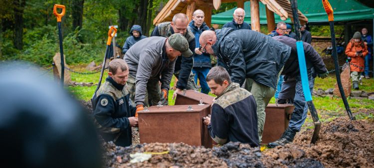 Na szczycie Manyłowej pochowano kolejne szczątki żołnierzy z I wojny światowej [ZDJĘCIA]