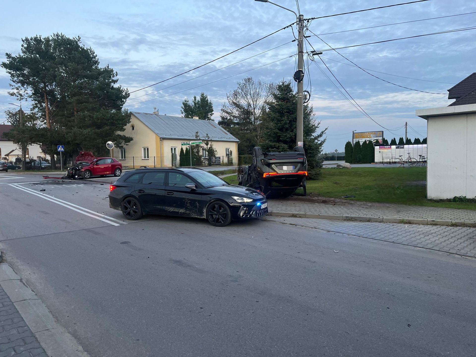 Kilka niebezpiecznych zdarzeń drogowych w powiecie mieleckim - Polskie Radio Rzeszów