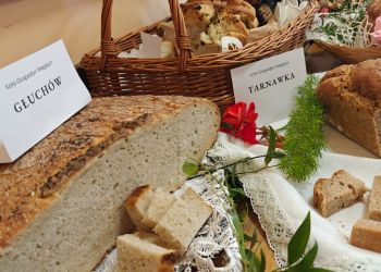 Czosnkowy hit i tradycyjne wypieki: 23. Święto Chleba w Głuchowie