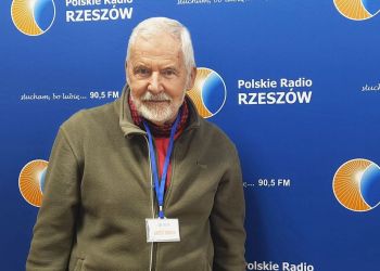 Zbigniew Sewerniak fotografuje strachy polne na Podkarpaciu