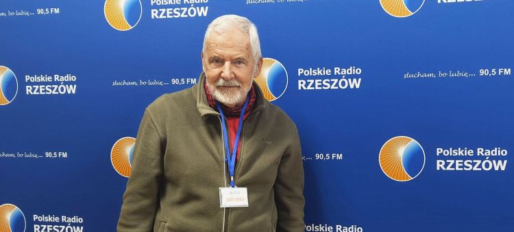 Zbigniew Sewerniak fotografuje strachy polne na Podkarpaciu 1 - Polskie Radio Rzeszów Zbigniew Sewerniak fotografuje strachy polne na Podkarpaciu