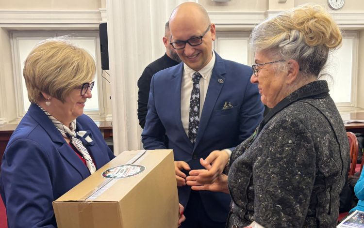 Podkarpacka paczka dla kombatanta 2025 - spotkanie z wojewodą podkarpacką 1 - Polskie Radio Rzeszów Podkarpacka paczka dla kombatanta 2025 - spotkanie z wojewodą podkarpacką - Polskie Radio Rzeszów