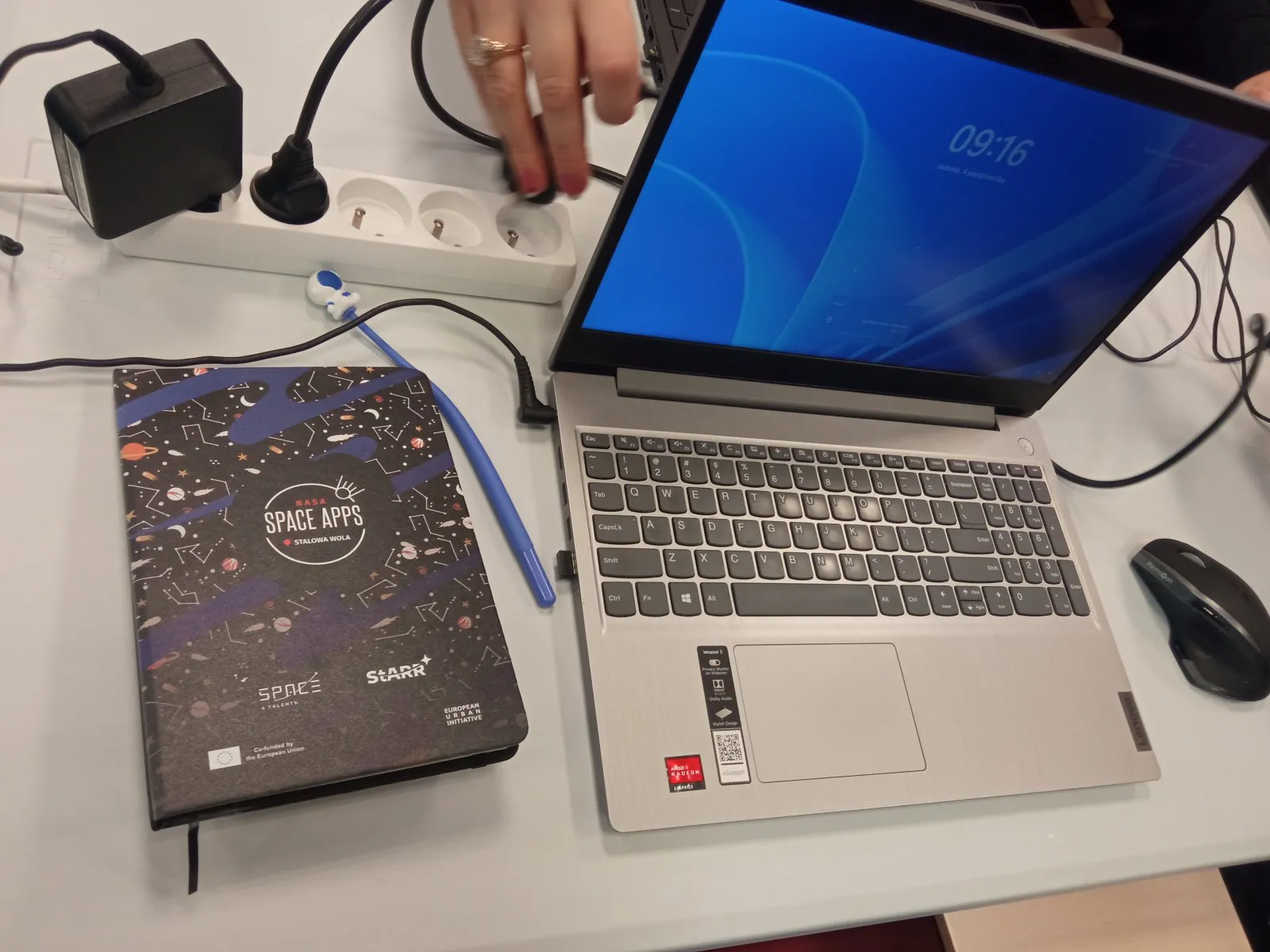 Kosmiczny hackathon w Stalowej Woli wygrał trzyosobowy zespół Goon 6 - Polskie Radio Rzeszów Kosmiczny hackathon w Stalowej Woli wygrał trzyosobowy zespół Goon