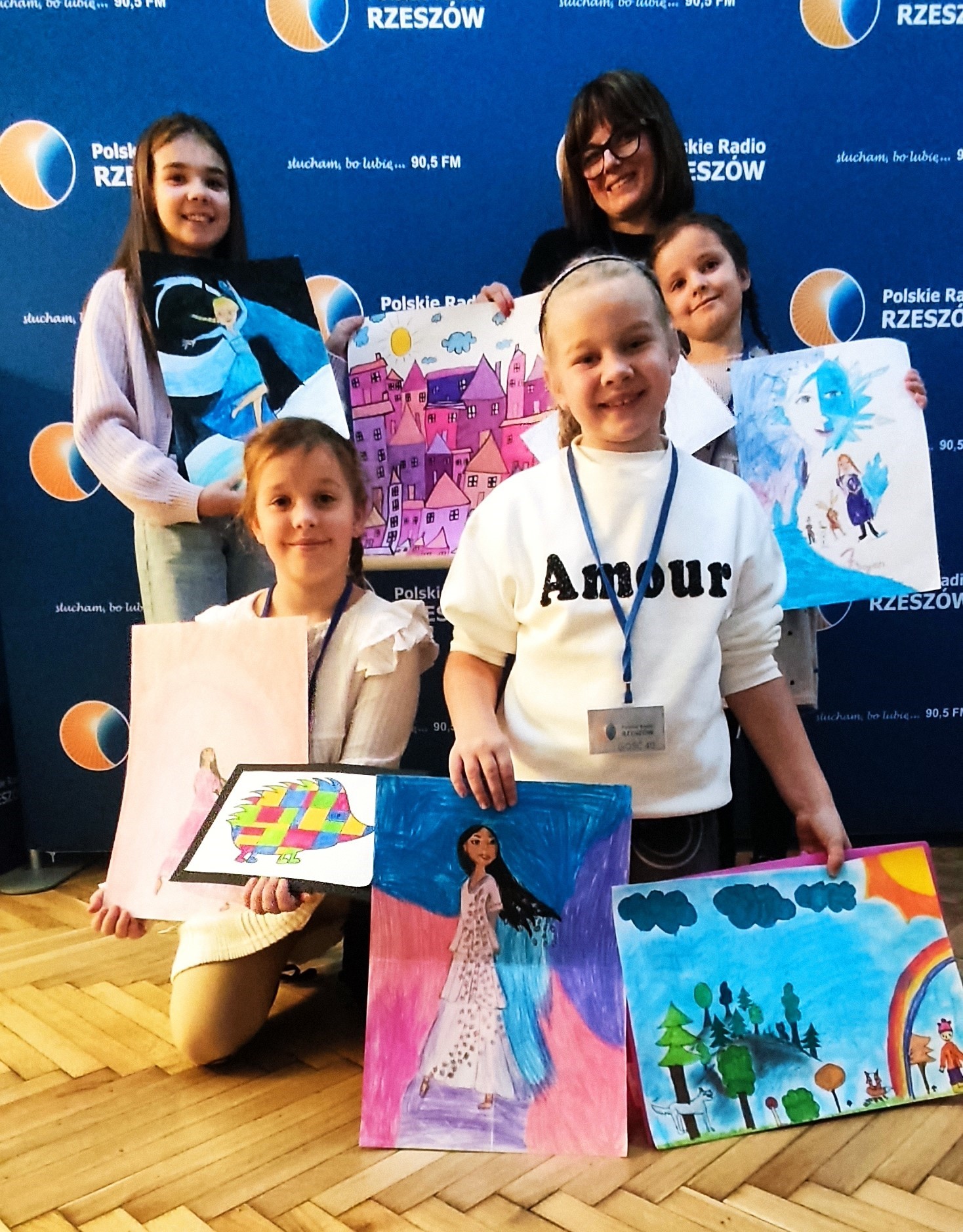 Kolorowy świat młodych malarek z DK w Przecławiu - Polskie Radio Rzeszów