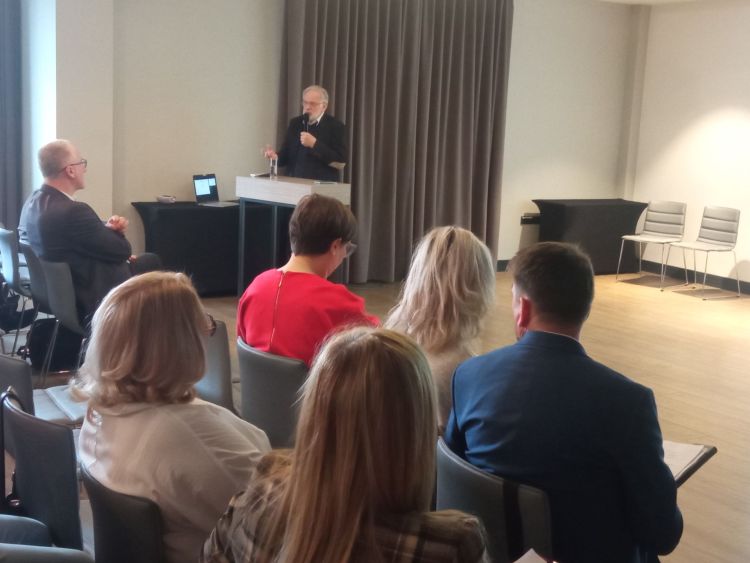 Tarnobrzeg: Konferencja o zdrowiu psychicznym – promowano metodę tzw. Otwartego Dialogu