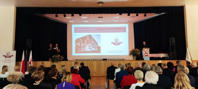 120 lat Związku Nauczycielstwa Polskiego. Zrzeszeni pedagodzy świętowali w Mielcu 1 - Polskie Radio Rzeszów 120 lat Związku Nauczycielstwa Polskiego. Zrzeszeni pedagodzy świętowali w Mielcu