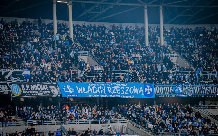Stal Rzeszów bez wsparcia kibiców w Krakowie. Wisła ukarana przez PZPN