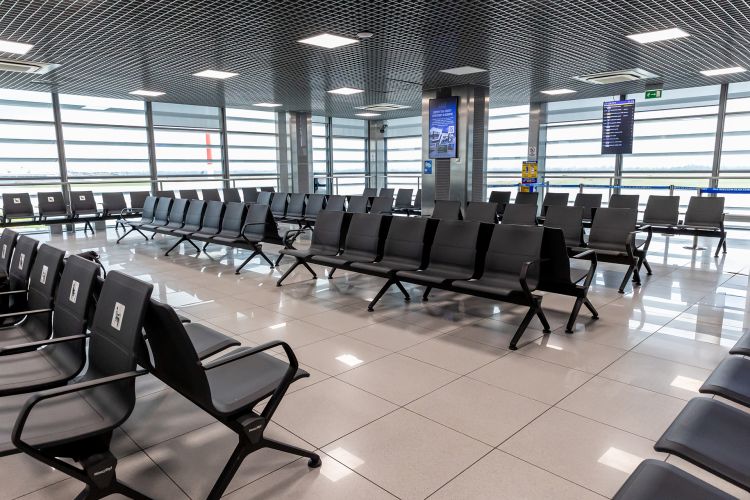Nowe siedzenia na lotnisku w Jasionce. 520 miejsc dla pasażerów