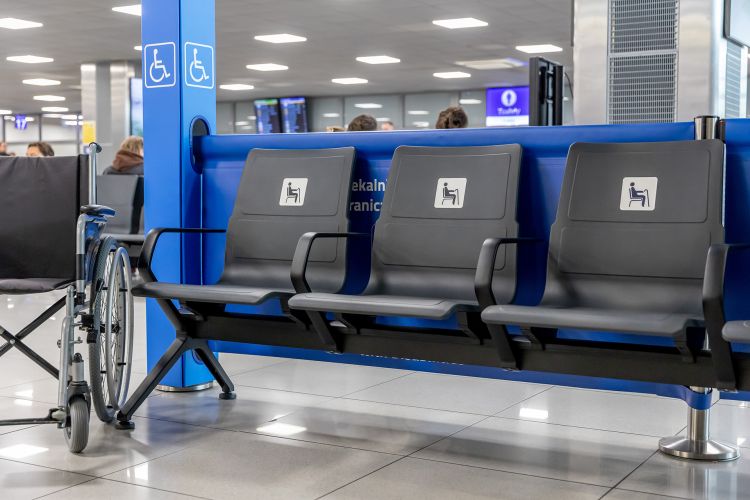 Nowy wjazd na teren zastrzeżony w Porcie Lotniczym Rzeszów-Jasionka 1 - Polskie Radio Rzeszów Nowe siedzenia na lotnisku w Jasionce. 520 miejsc dla pasażerów