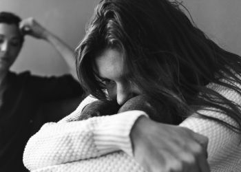 Psycholog: Tłumiona złość to prosta droga do symptomów depresji