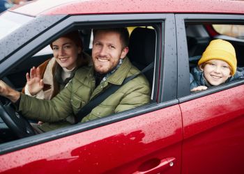 Samochód rodzinny – na co zwrócić uwagę przy wyborze modelu na lata?
