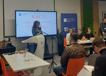 Aukcja rzeczy znalezionych po raz pierwszy w Rzeszowie [ZDJĘCIA]