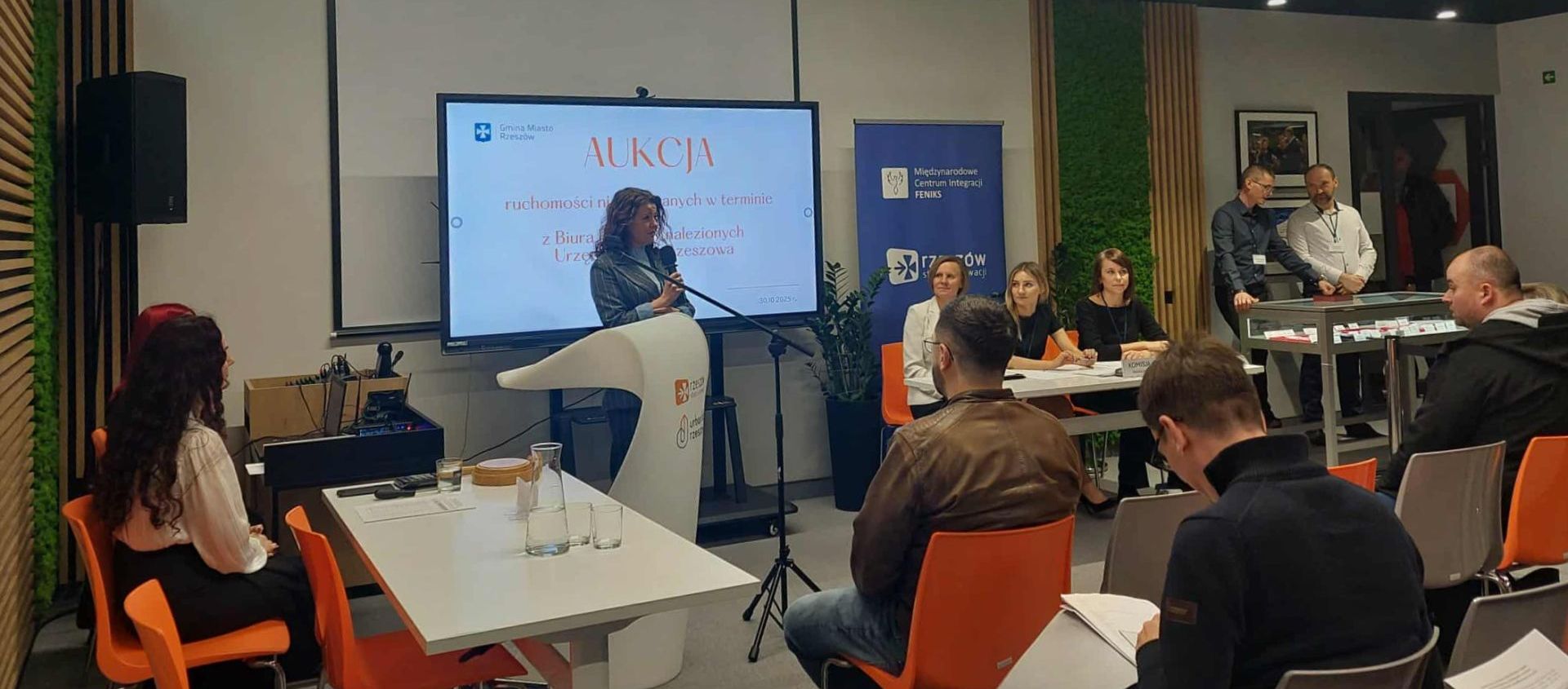 Aukcja rzeczy znalezionych po raz pierwszy w Rzeszowie [ZDJĘCIA]