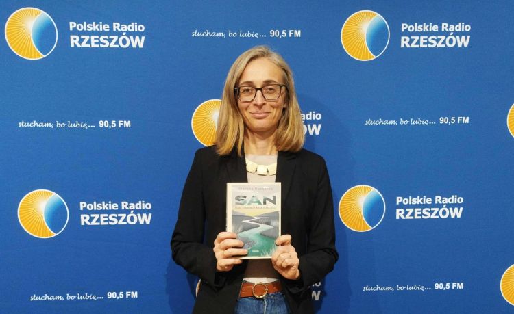 Grażyna Bochenek o książce „San. Rzeka, która łączy, rzeka, która dzieli”