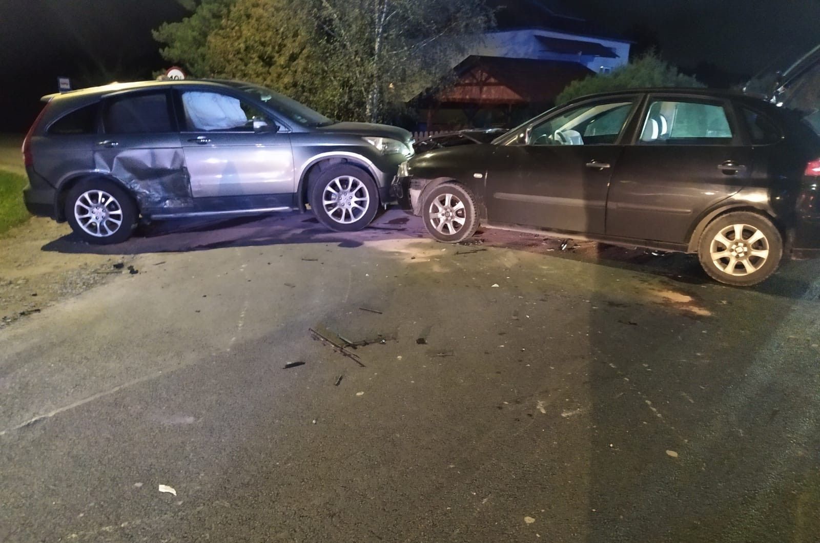 Wypadek w Dydni w powiecie brzozowskim, dwie osoby trafiły do szpitala [ZDJĘCIA] - Polskie Radio Rzeszów