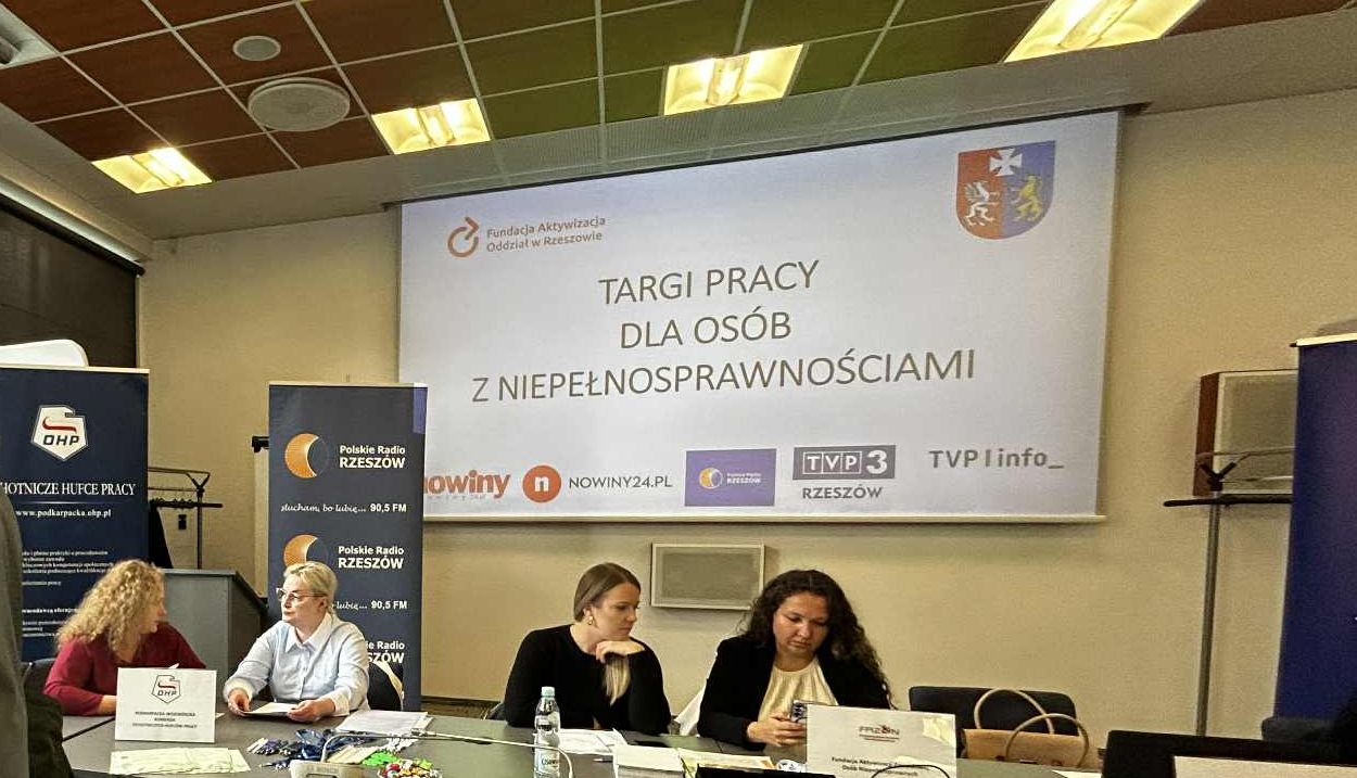 Targi Pracy dla Osób z Niepełnosprawnościami w Rzeszowie 9 - Polskie Radio Rzeszów Targi Pracy dla Osób z Niepełnosprawnościami w Rzeszowie