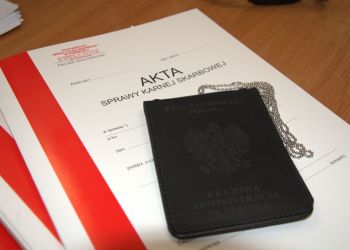 Fikcyjne faktury na 107 mln zł. KAS i CBŚP z Rzeszowa rozbiły grupę przestępczą