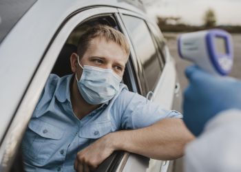 Eksperci: wielu polskich pacjentów dojeżdża po leczenie do innego województwa