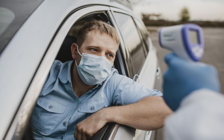 Eksperci: wielu polskich pacjentów dojeżdża po leczenie do innego województwa