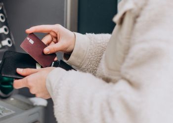 Nieuprawnione wypłaty z kont w Kujawsko-Pomorskiem – policja przyjmuje zgłoszenia