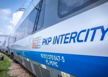 Dwa pociągi spółki PKP Intercity jadące do Przemyśla z dużym opóźnieniem