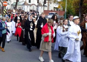 Radosny Pochód Wszystkich Świętych w Dębicy. Mieszkańcy wyruszą już po raz dziesiąty