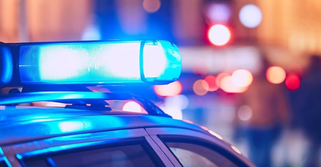 Auto wjechało w sklep w Brzozowie. Kierowca i pasażerowie uciekli z miejsca zdarzenia - Polskie Radio Rzeszów