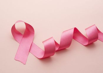 „Świadoma Kobieta to Zdrowa Kobieta” – konferencja o raku piersi w Dębicy