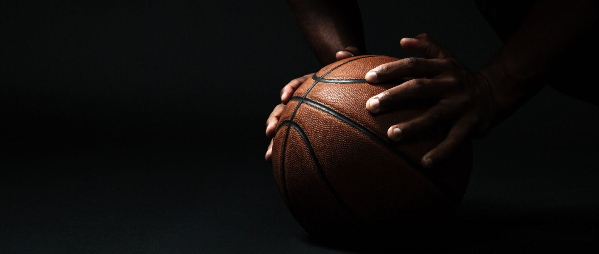 Nieudany powrót Miasta Szkła: Drużyna z Krosna przegrywa inauguracyjny mecz z Dzikami Warszawa [ZDJĘCIA]