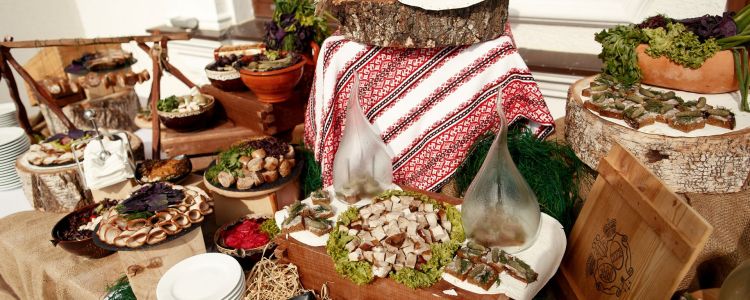 Dębica świętuje dzień swojej patronki – św. Jadwigi Śląskiej. Główny punkt wydarzenia to Jarmark Jadwiżański 1 - Polskie Radio Rzeszów Dębica świętuje dzień swojej patronki – św. Jadwigi Śląskiej. Główny punkt wydarzenia to Jarmark Jadwiżański