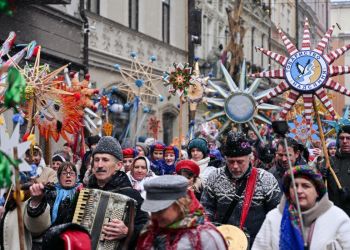 Orszak Gwiazdorów przeszedł ulicami Lwowa - Polskie Radio Rzeszów