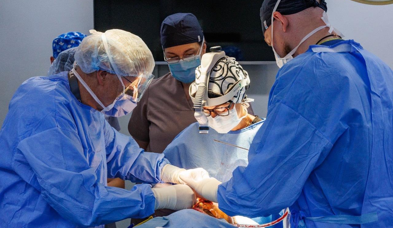 Kanadyjscy lekarze pomagają w szpitalu w Łucku, m.in. w rekonstrukcji twarzy rannych żołnierzy