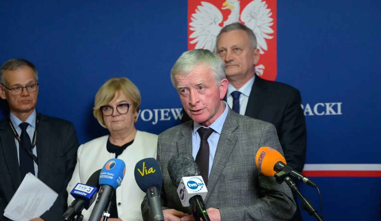 Usuwanie awarii prądu na Podkarpaciu. Służby pracują całą dobę