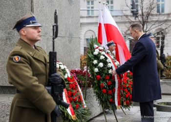Prezydent Nawrocki złożył wieńce przed pomnikami Ojców Niepodległości