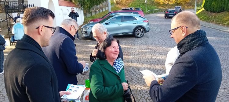 Kwesta w Przemyślu: mieszkańcy zbierają na ratowanie zabytkowych nagrobków