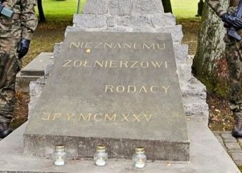 Żołnierze z Przemyśla uporządkowali wojskowe groby