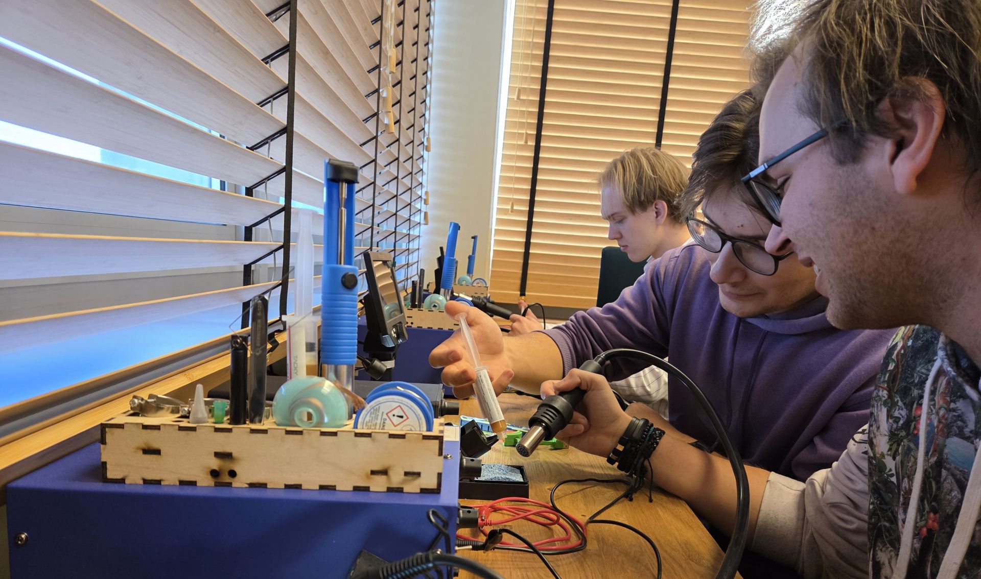 Politechnika Rzeszowska otworzyła laboratorium awioniki sponsorowane przez lotniczego potentata