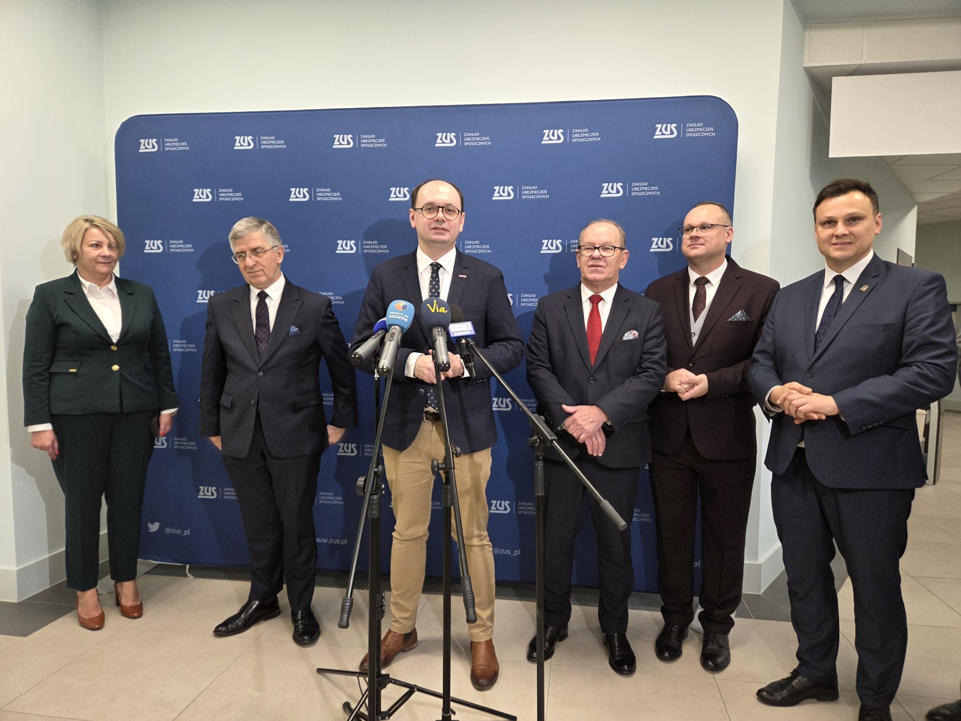 Nowoczesna sala obsługi ZUS w Jarosławiu dostępna dla klientów 7 - Polskie Radio Rzeszów Nowoczesna sala obsługi ZUS w Jarosławiu dostępna dla klientów