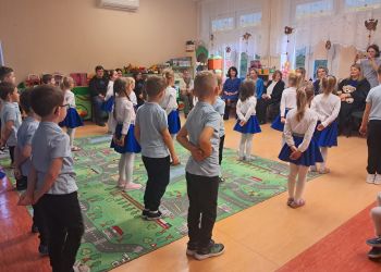 Niebieski Marsz na Podkarpaciu. 128 przedszkoli przypomina o prawach dziecka [ZDJĘCIA]