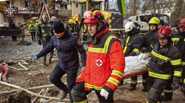 Tarnopol po nocnym ataku. Liczba ofiar wzrosła do 28, wśród nich troje dzieci [ZDJĘCIA]