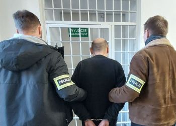 Dwukrotnie ugodził brata nożem. 46-latek trafił do aresztu