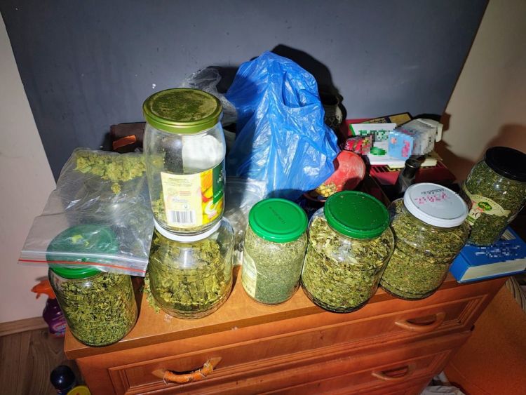 Narkotyki w domu 37-latka, który zniszczył samochody w Wysokiej Głogowskiej