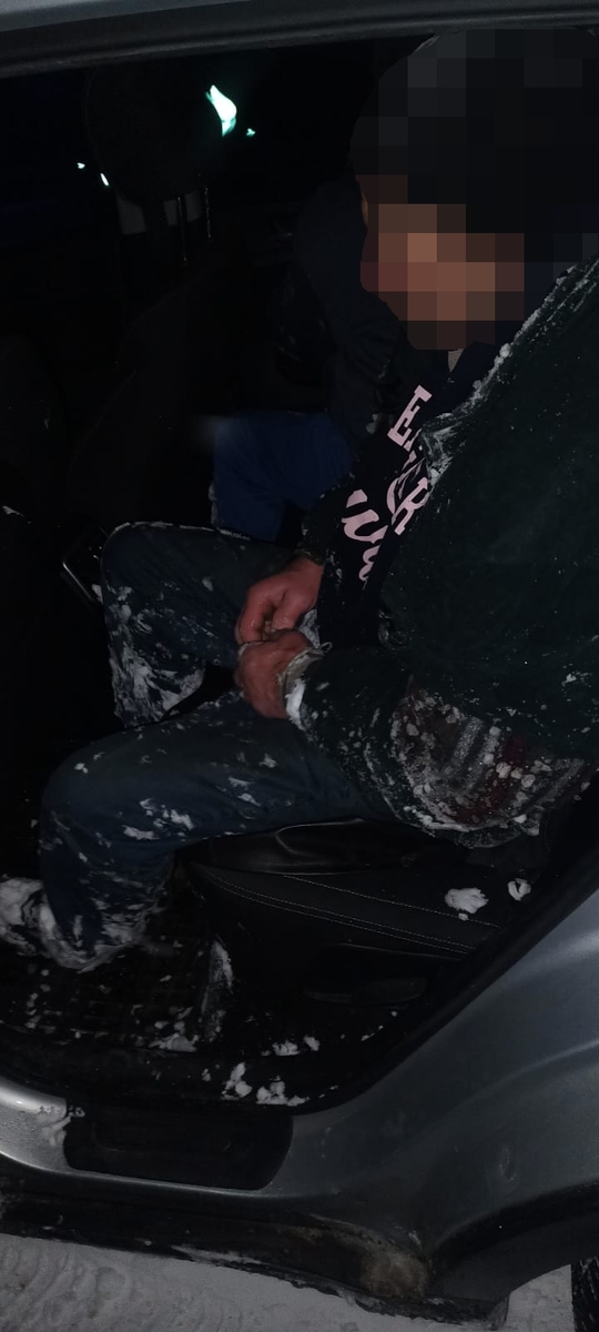 Policjanci odnaleźli zaginionego 54-latka w lesie. Mężczyzna był w stanie hipotermii - Polskie Radio Rzeszów