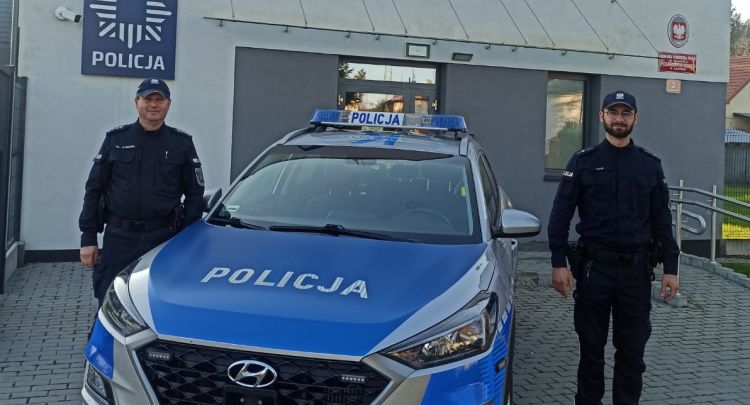 Policjanci z Zagórza uratowali kobietę, która weszła do Osławy