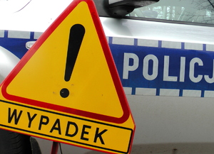 Wypadek w Jeziórku. Kobieta ranna po zderzeniu busa z ciężarówką