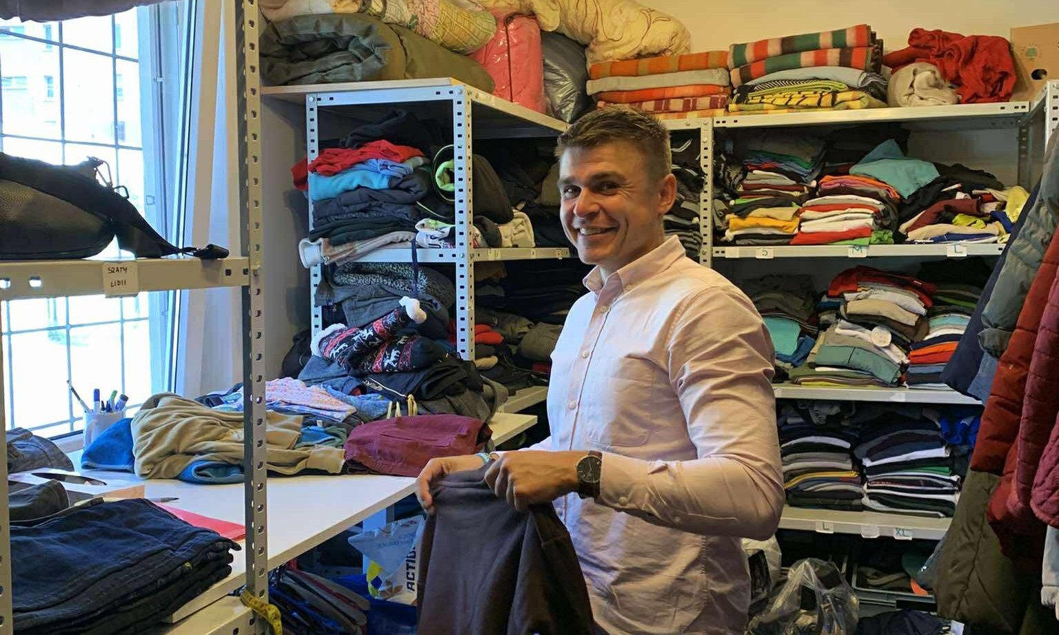 Magazyn Ciepła w Rzeszowie zbiera ubrania dla osób w potrzebie